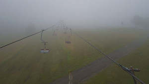 Snow park Paprsek - Lanovka - pohled nahoru - 18.9.2025 v 14:00