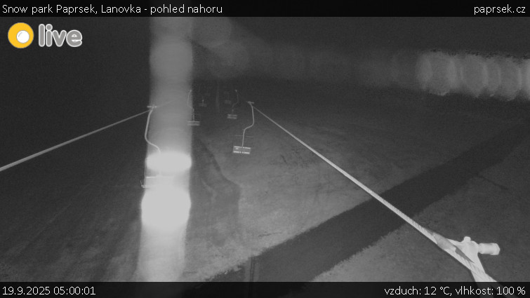 Snow park Paprsek - Lanovka - pohled nahoru - 19.9.2025 v 05:00