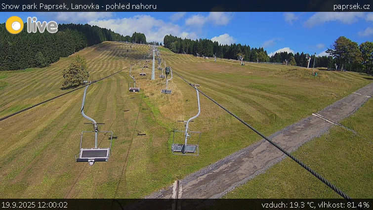 Snow park Paprsek - Lanovka - pohled nahoru - 19.9.2025 v 12:00