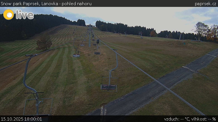 Snow park Paprsek - Lanovka - pohled nahoru - 15.10.2025 v 18:00