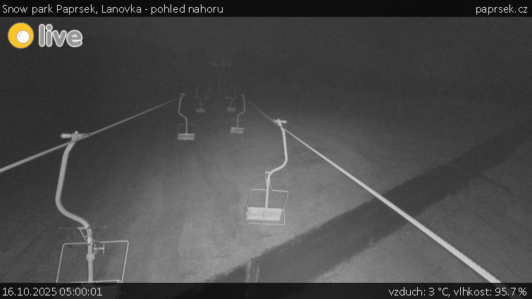 Snow park Paprsek - Lanovka - pohled nahoru - 16.10.2025 v 05:00 Snow park Paprsek - Lanovka - pohled nahoru - 16.10.2025 v 05:00