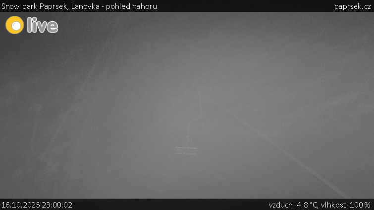 Snow park Paprsek - Lanovka - pohled nahoru - 16.10.2025 v 23:00 Snow park Paprsek - Lanovka - pohled nahoru - 16.10.2025 v 23:00