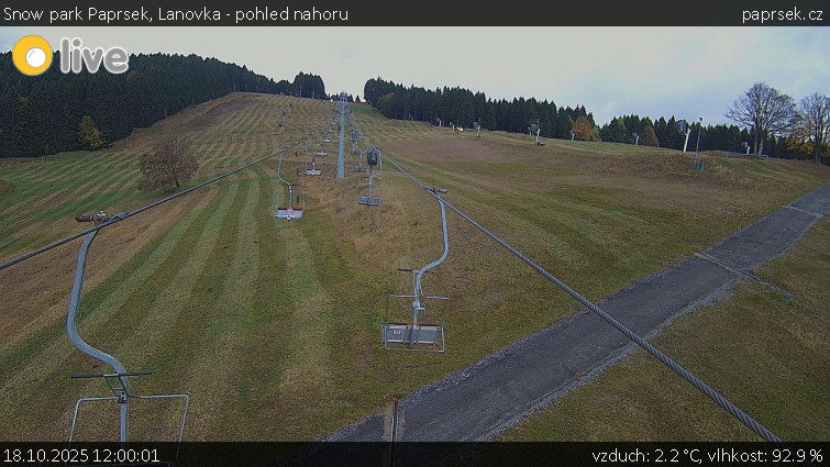 Snow park Paprsek - Lanovka - pohled nahoru - 18.10.2025 v 12:00 Snow park Paprsek - Lanovka - pohled nahoru - 18.10.2025 v 12:00