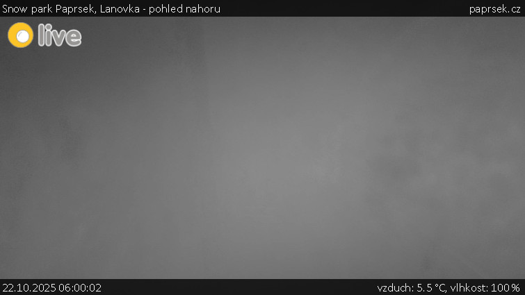 Snow park Paprsek - Lanovka - pohled nahoru - 22.10.2025 v 06:00 Snow park Paprsek - Lanovka - pohled nahoru - 22.10.2025 v 06:00