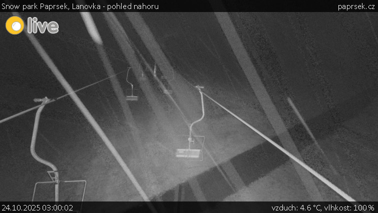 Snow park Paprsek - Lanovka - pohled nahoru - 24.10.2025 v 03:00 Snow park Paprsek - Lanovka - pohled nahoru - 24.10.2025 v 03:00