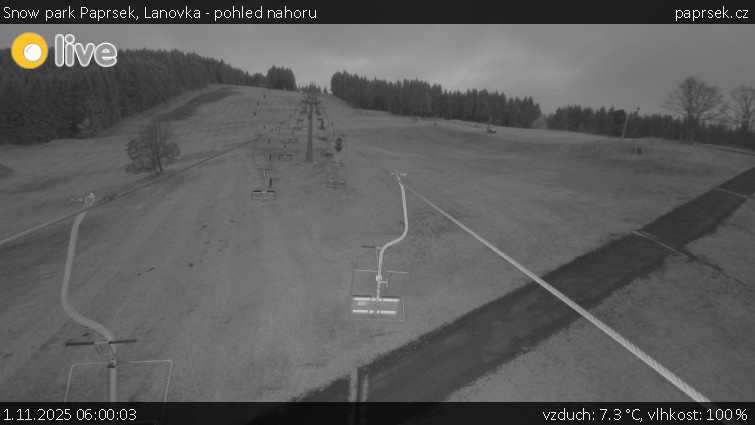 Snow park Paprsek - Lanovka - pohled nahoru - 1.11.2025 v 06:00 Snow park Paprsek - Lanovka - pohled nahoru - 1.11.2025 v 06:00