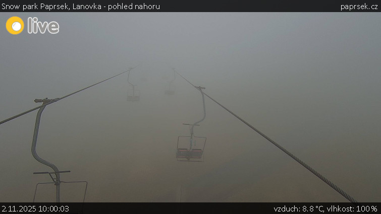 Snow park Paprsek - Lanovka - pohled nahoru - 2.11.2025 v 10:00 Snow park Paprsek - Lanovka - pohled nahoru - 2.11.2025 v 10:00