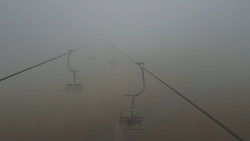 Lanovka - pohled nahoru