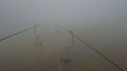 Lanovka - pohled nahoru