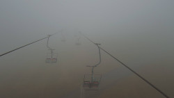 Lanovka - pohled nahoru