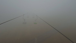 Lanovka - pohled nahoru