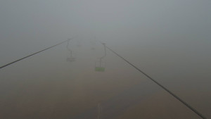 Snow park Paprsek - Lanovka - pohled nahoru - 16.11.2025 v 16:00 Snow park Paprsek - Lanovka - pohled nahoru - 16.11.2025 v 16:00