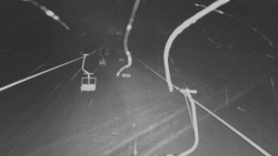 Lanovka - pohled nahoru