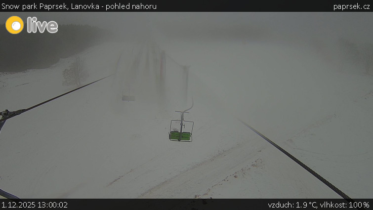 Snow park Paprsek - Lanovka - pohled nahoru - 1.12.2025 v 13:00