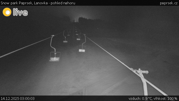 Snow park Paprsek - Lanovka - pohled nahoru - 14.12.2025 v 03:00