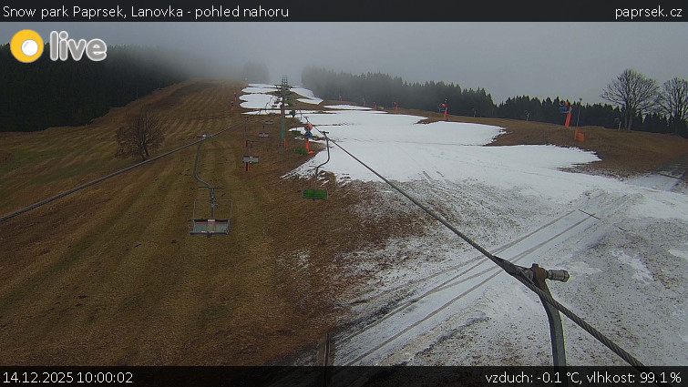 Snow park Paprsek - Lanovka - pohled nahoru - 14.12.2025 v 10:00