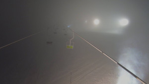 Snow park Paprsek - Lanovka - pohled nahoru - 15.12.2025 v 18:00 Snow park Paprsek - Lanovka - pohled nahoru - 15.12.2025 v 18:00