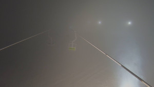 Snow park Paprsek - Lanovka - pohled nahoru - 15.12.2025 v 21:00 Snow park Paprsek - Lanovka - pohled nahoru - 15.12.2025 v 21:00