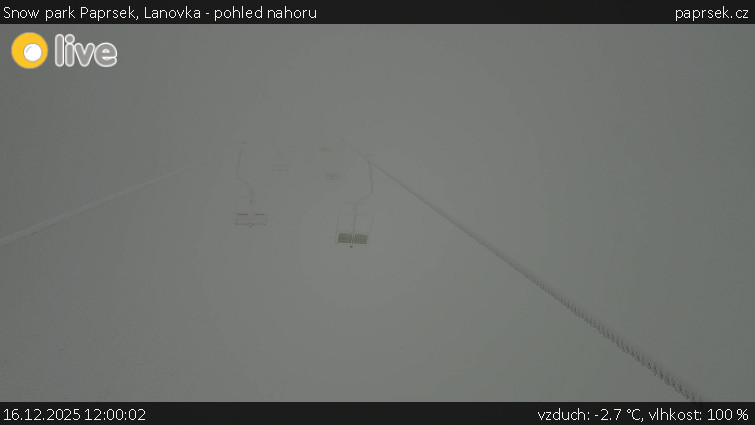 Snow park Paprsek - Lanovka - pohled nahoru - 16.12.2025 v 12:00