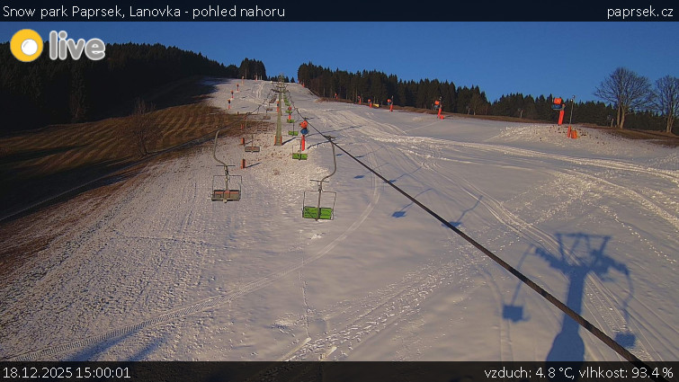 Snow park Paprsek - Lanovka - pohled nahoru - 18.12.2025 v 15:00