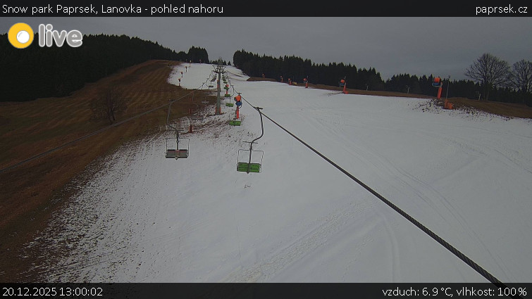 Snow park Paprsek - Lanovka - pohled nahoru - 20.12.2025 v 13:00