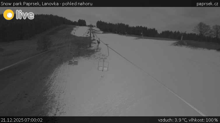 Snow park Paprsek - Lanovka - pohled nahoru - 21.12.2025 v 07:00