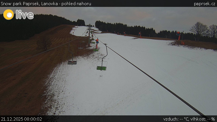 Snow park Paprsek - Lanovka - pohled nahoru - 21.12.2025 v 08:00