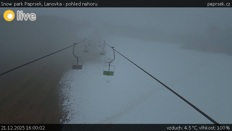 Snow park Paprsek - Lanovka - pohled nahoru - 21.12.2025 v 16:00