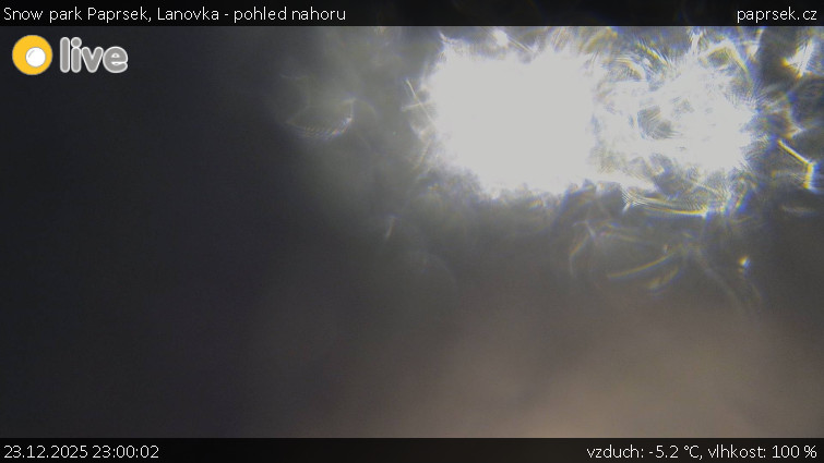 Snow park Paprsek - Lanovka - pohled nahoru - 23.12.2025 v 23:00