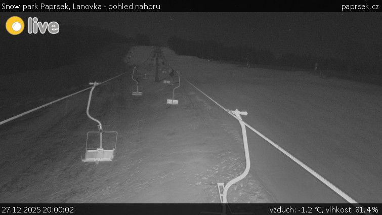 Snow park Paprsek - Lanovka - pohled nahoru - 27.12.2025 v 20:00