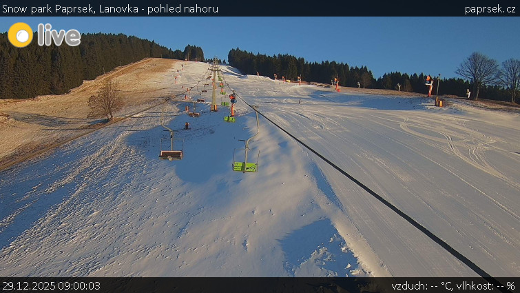 Snow park Paprsek - Lanovka - pohled nahoru - 29.12.2025 v 09:00