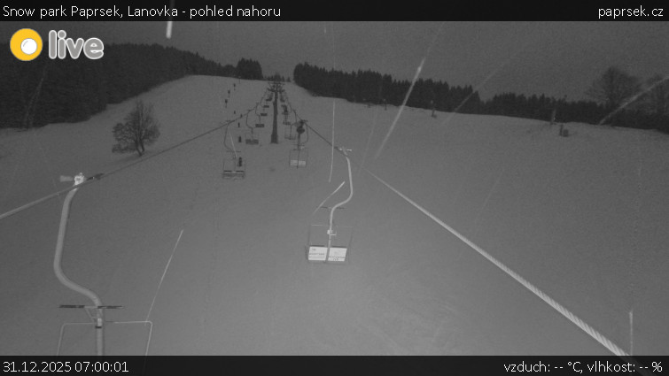 Snow park Paprsek - Lanovka - pohled nahoru - 31.12.2025 v 07:00