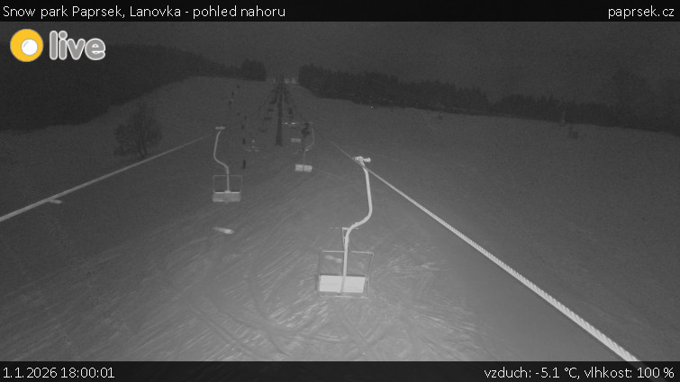 Snow park Paprsek - Lanovka - pohled nahoru - 1.1.2026 v 18:00