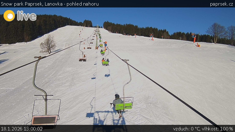 Snow park Paprsek - Lanovka - pohled nahoru - 18.1.2026 v 13:00