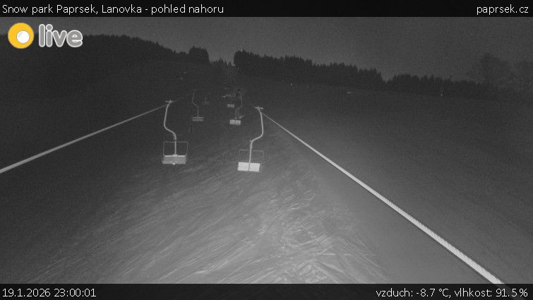 Snow park Paprsek - Lanovka - pohled nahoru - 19.1.2026 v 23:00