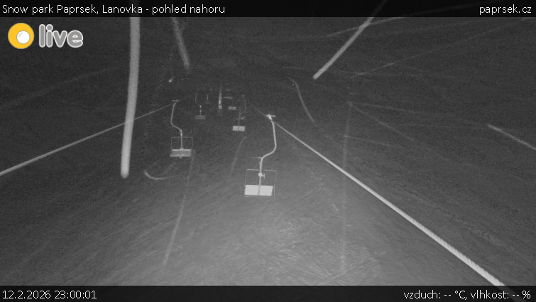 Snow park Paprsek - Lanovka - pohled nahoru - 12.2.2026 v 23:00