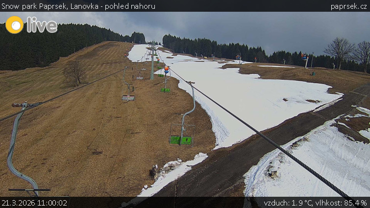 Snow park Paprsek - Lanovka - pohled nahoru - 21.3.2026 v 11:00