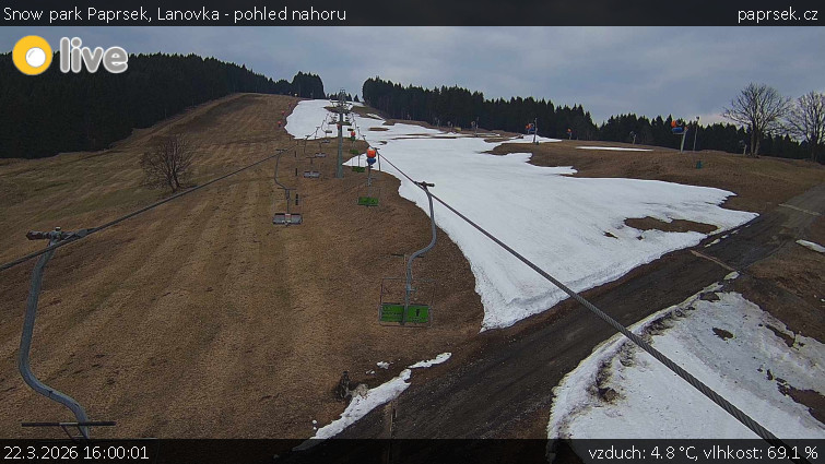 Snow park Paprsek - Lanovka - pohled nahoru - 22.3.2026 v 16:00