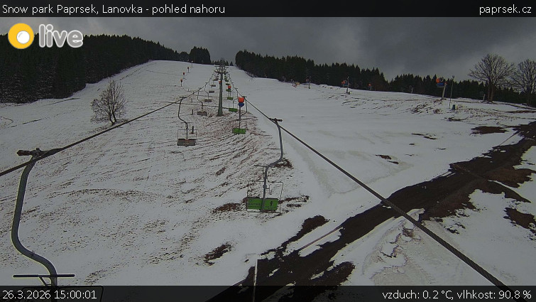 Snow park Paprsek - Lanovka - pohled nahoru - 26.3.2026 v 15:00