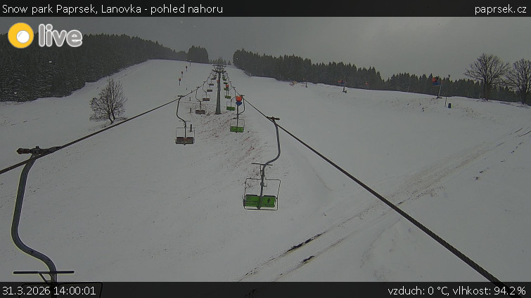 Snow park Paprsek - Lanovka - pohled nahoru - 31.3.2026 v 14:00
