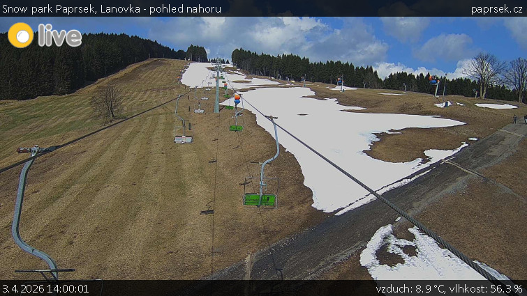 Snow park Paprsek - Lanovka - pohled nahoru - 3.4.2026 v 14:00
