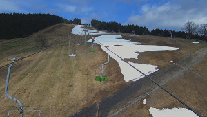 Snow park Paprsek - Lanovka - pohled nahoru - 5.4.2026 v 13:00