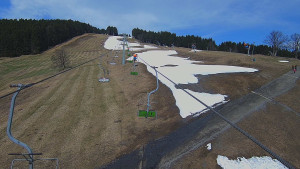 Snow park Paprsek - Lanovka - pohled nahoru - 5.4.2026 v 14:00