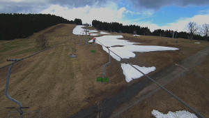 Snow park Paprsek - Lanovka - pohled nahoru - 5.4.2026 v 16:00