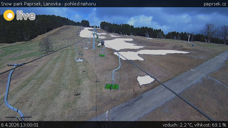 Snow park Paprsek - Lanovka - pohled nahoru - 8.4.2026 v 13:00