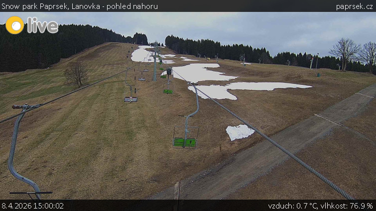 Snow park Paprsek - Lanovka - pohled nahoru - 8.4.2026 v 15:00