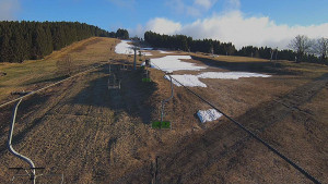 Snow park Paprsek - Lanovka - pohled nahoru - 9.4.2026 v 08:00