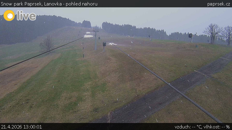 Snow park Paprsek - Lanovka - pohled nahoru - 21.4.2026 v 13:00