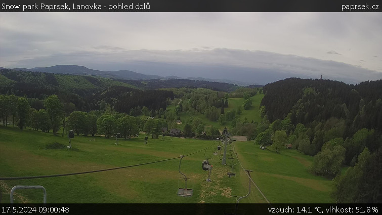 Snow park Paprsek - Lanovka - pohled dolů - 17.5.2024 v 09:00