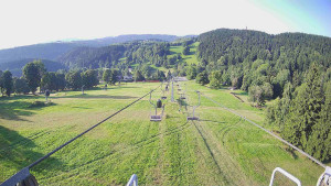 Snow park Paprsek - Lanovka - pohled dolů - 15.8.2025 v 08:00